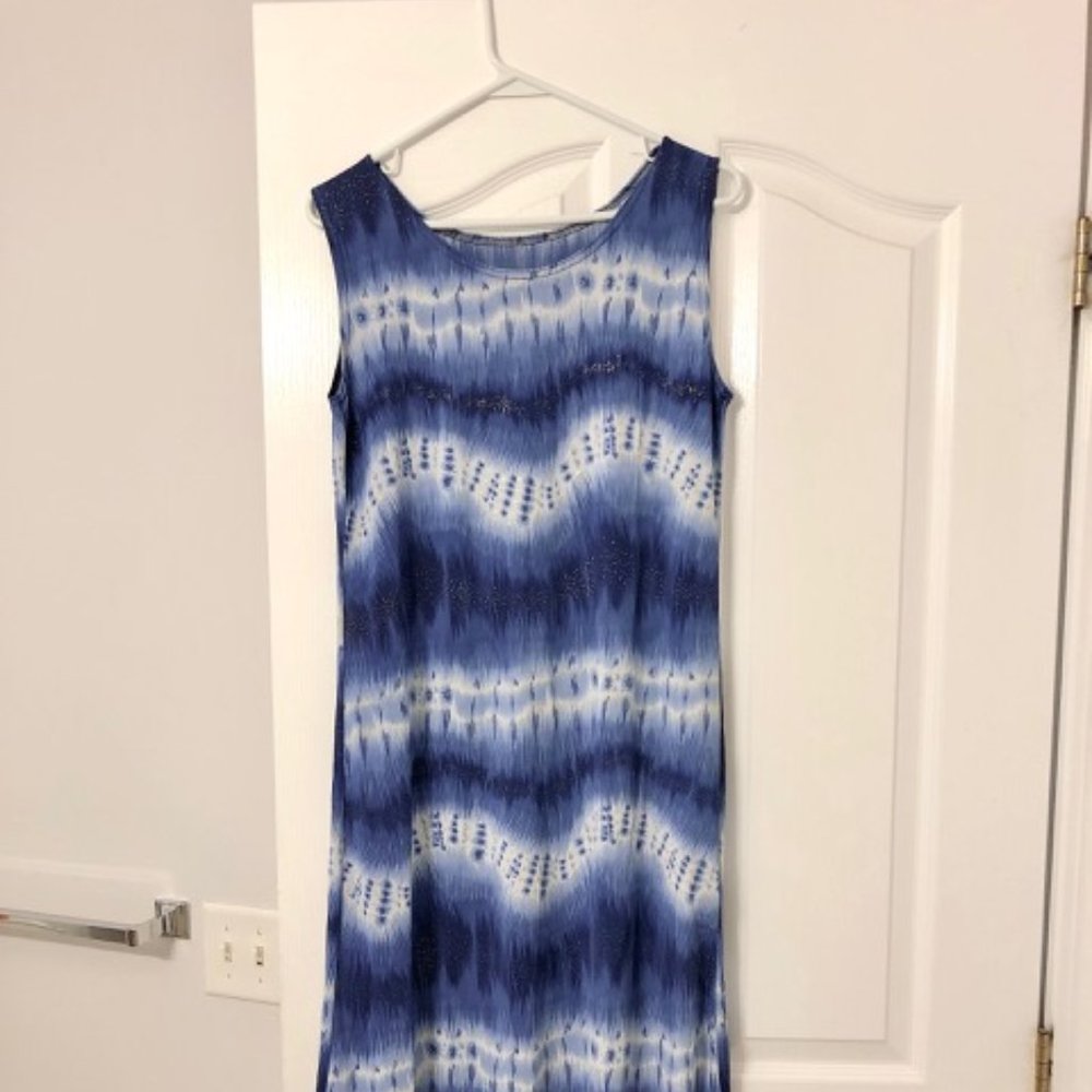 LIKE NEW Long wavy Elegant Dress (One Size)
